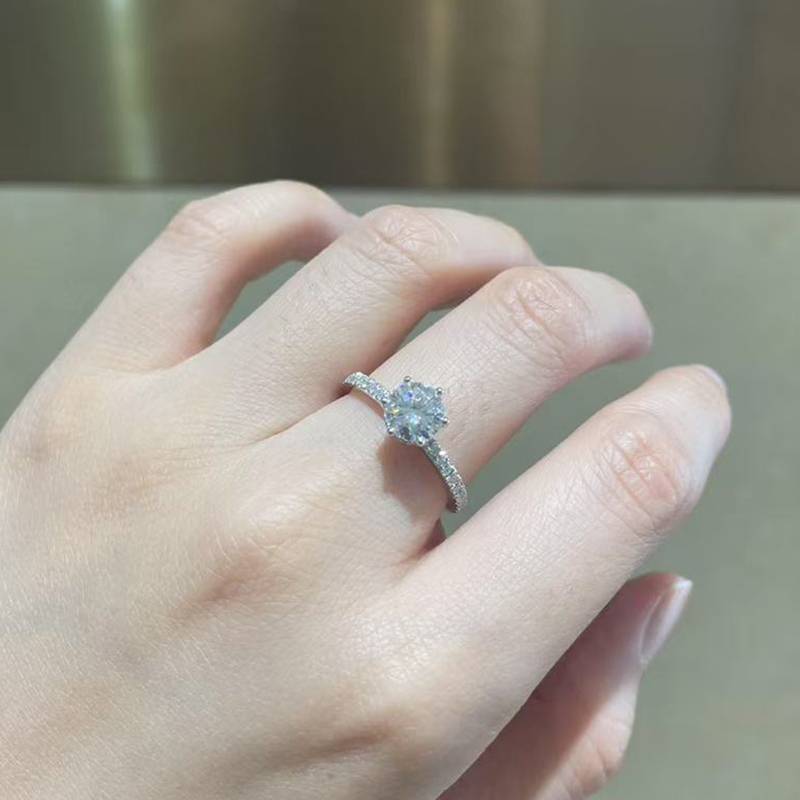 六爪Women's RingS925银镀白金定制选款主石Moissanite1.0ct/副石高碳钻